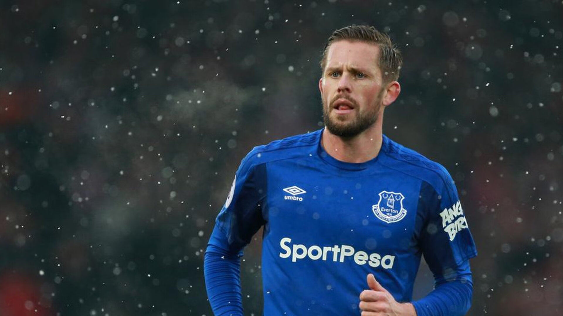 开云中国官网-强硬防守球队用身体碾压对手，防守强硬的球员